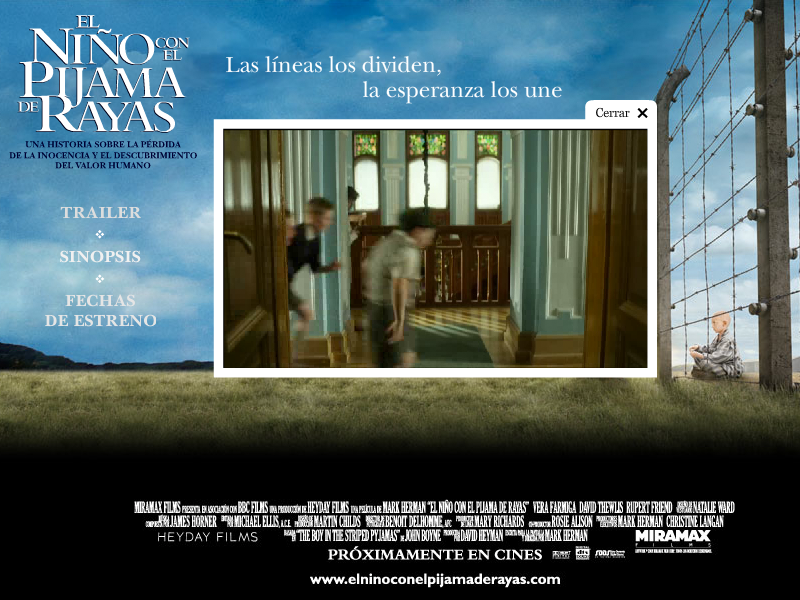 El niño con el pijama a rayas